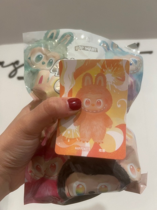 Pop Mart Big Into Energy Labubu Bunny Figure - Happiness Peach - Picture 3 of 3